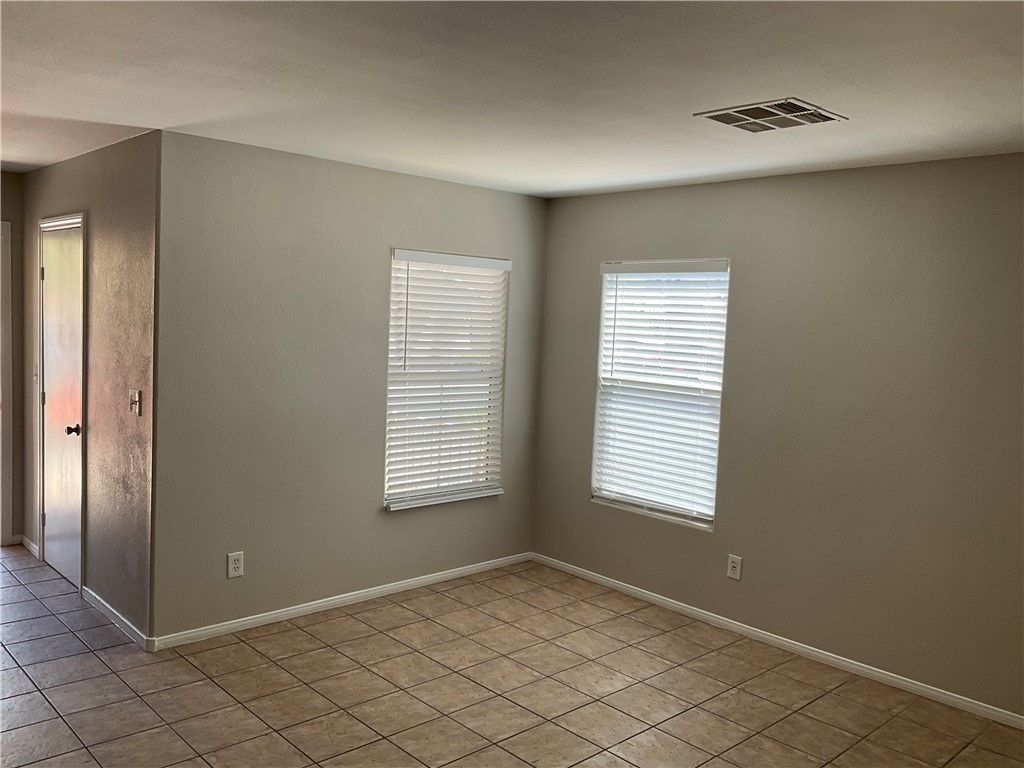 8975 Spring Peeper Avenue — photo 4