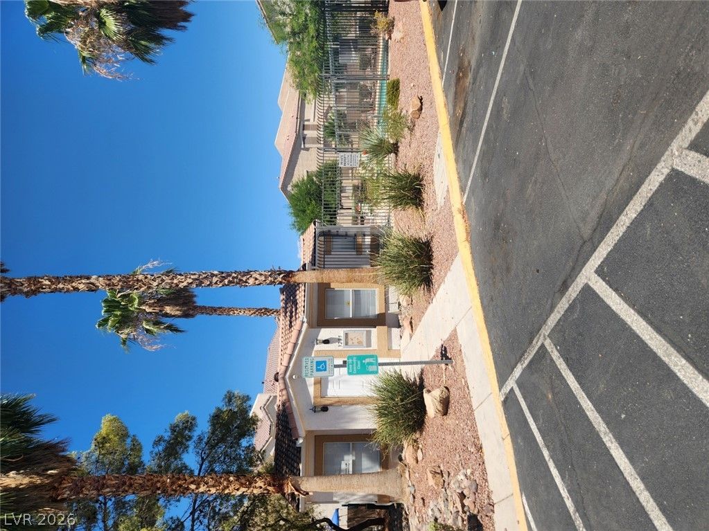 3298 Dragon Fly Street — photo 2 of 3