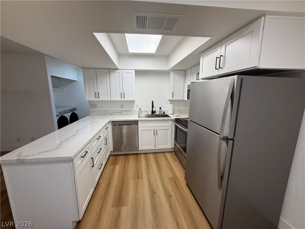 4300 North Lamont Street 216 — photo 2