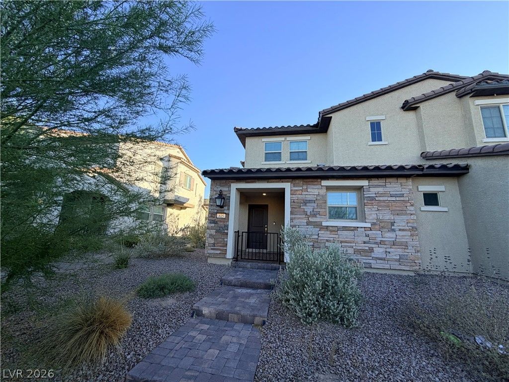 815 Watford Place — photo 1