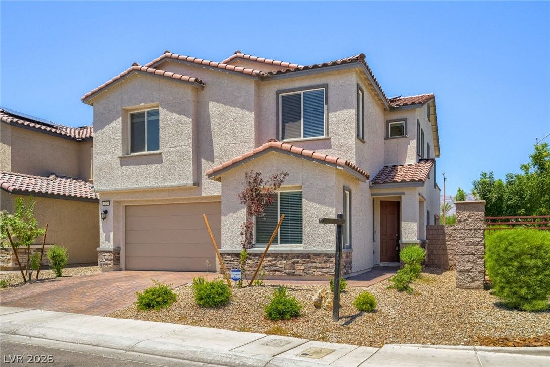 4410 Outlook Vista Avenue — photo 2 of 33