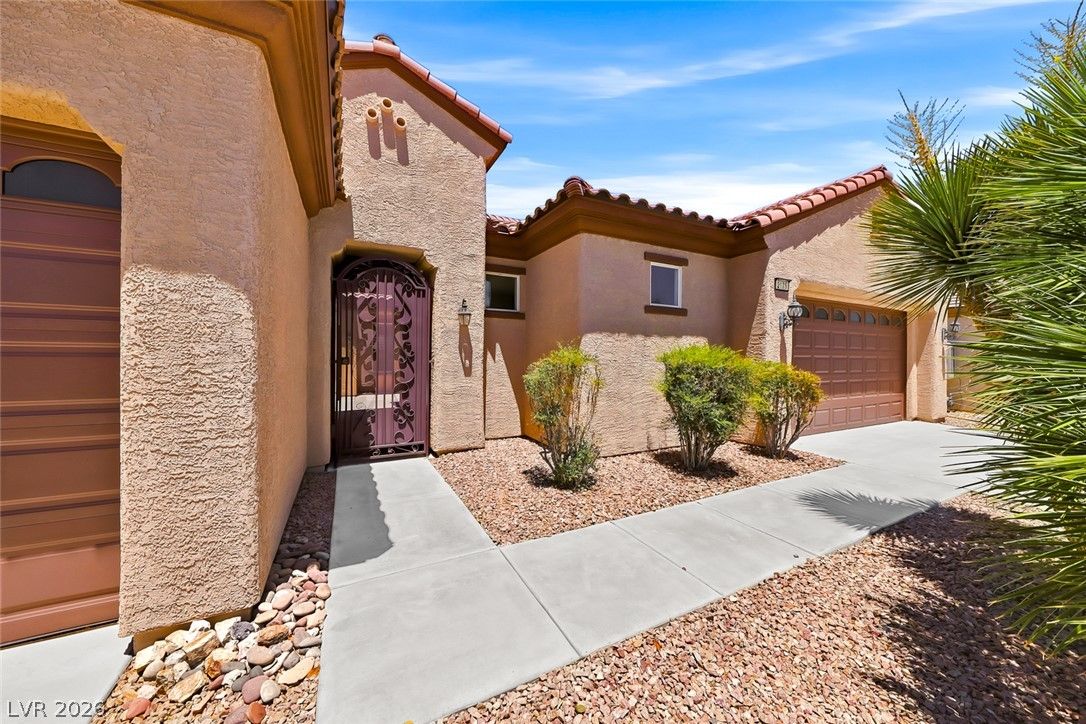 2175 Twin Falls Drive — photo 2