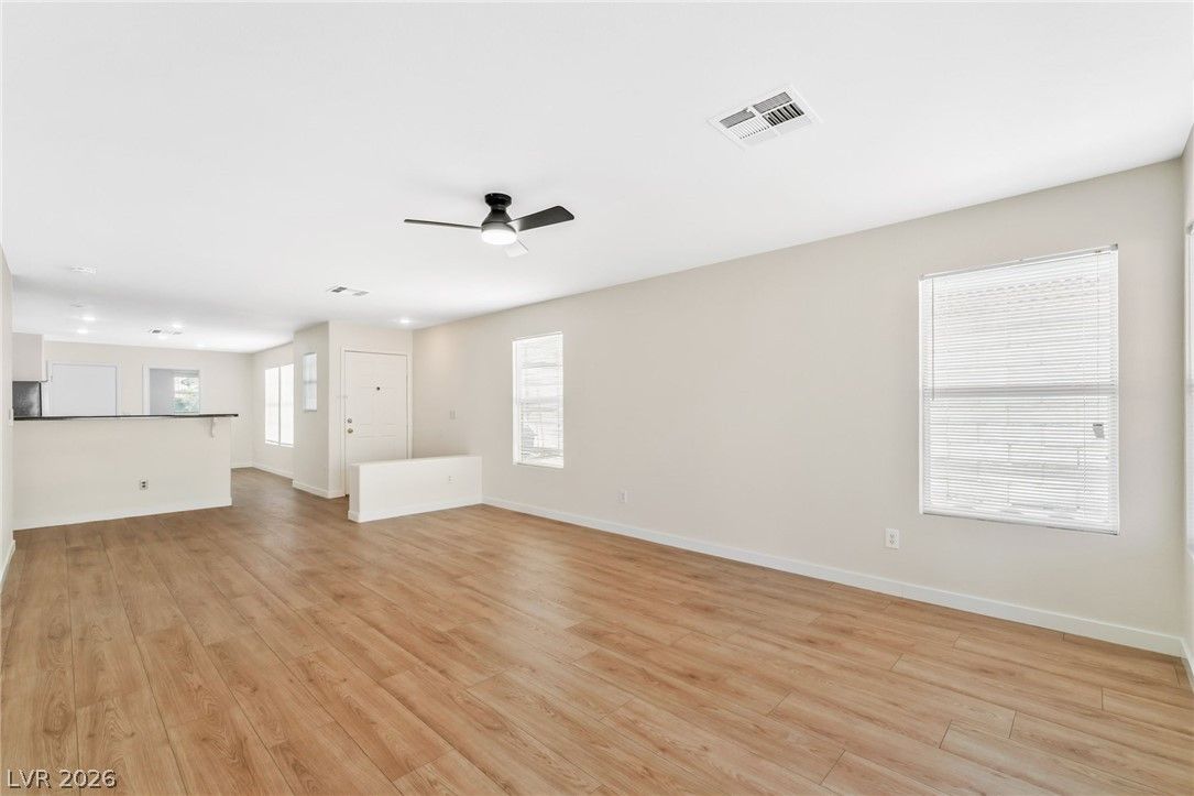 8632 Majestic Pine Avenue — photo 4 of 17
