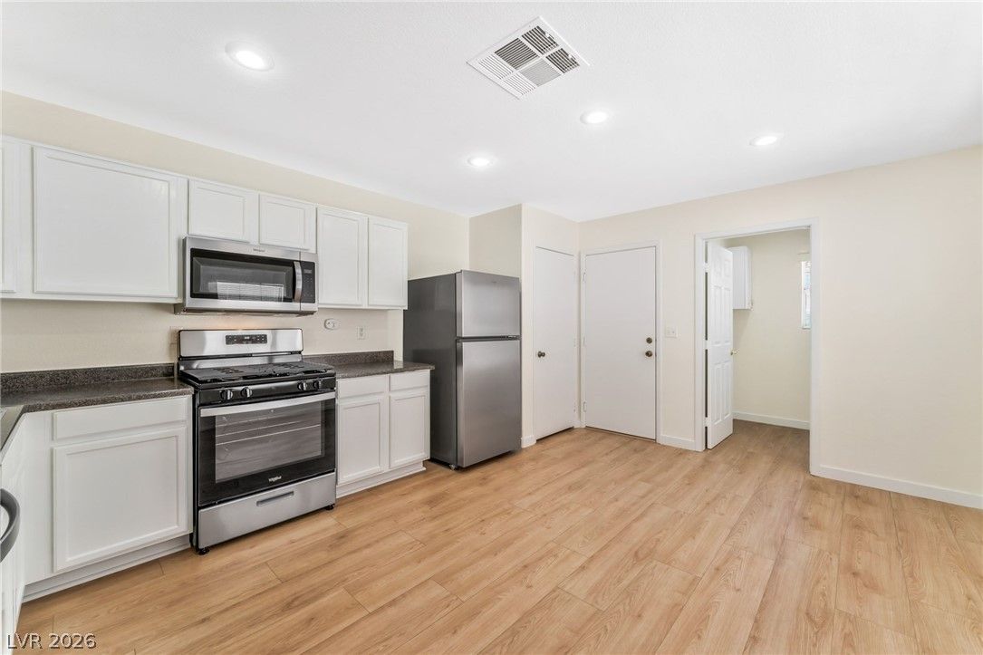 8632 Majestic Pine Avenue — photo 5 of 17