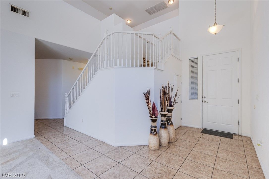 124 SHARP EDGE Avenue — photo 3