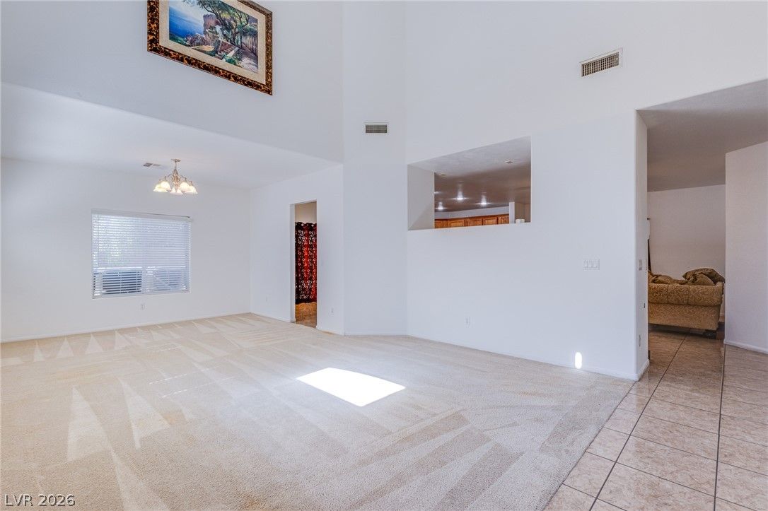 124 SHARP EDGE Avenue — photo 4