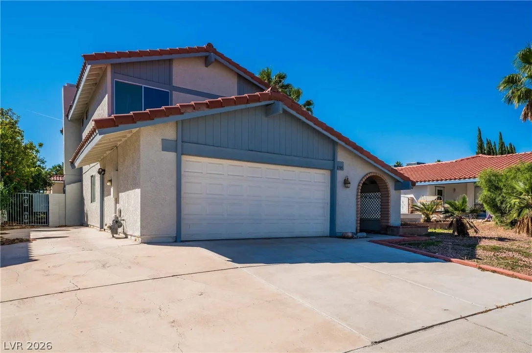 8705 Isola Drive — photo 2