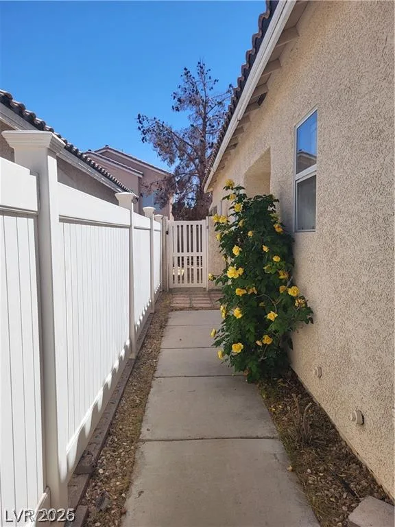 7951 Sky Birch Court — photo 2
