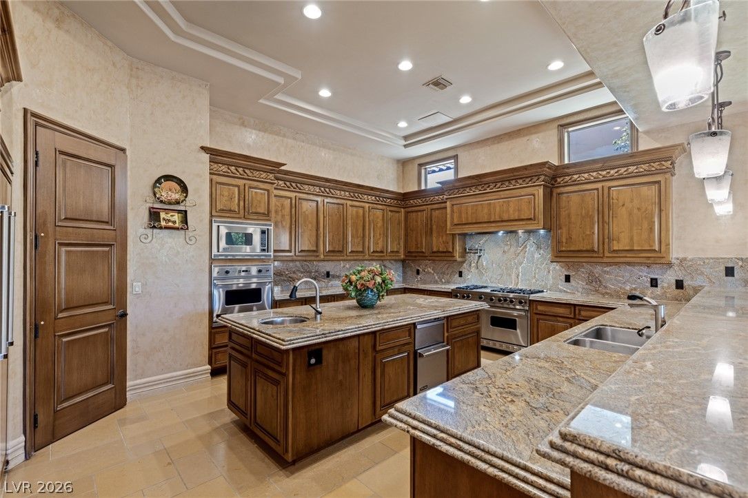 9724 Verlaine Court — photo 3