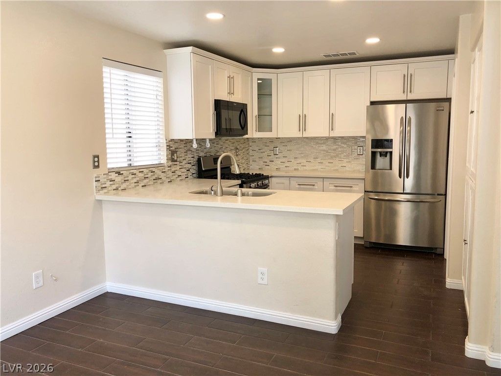 1728 Matador Way — photo 3