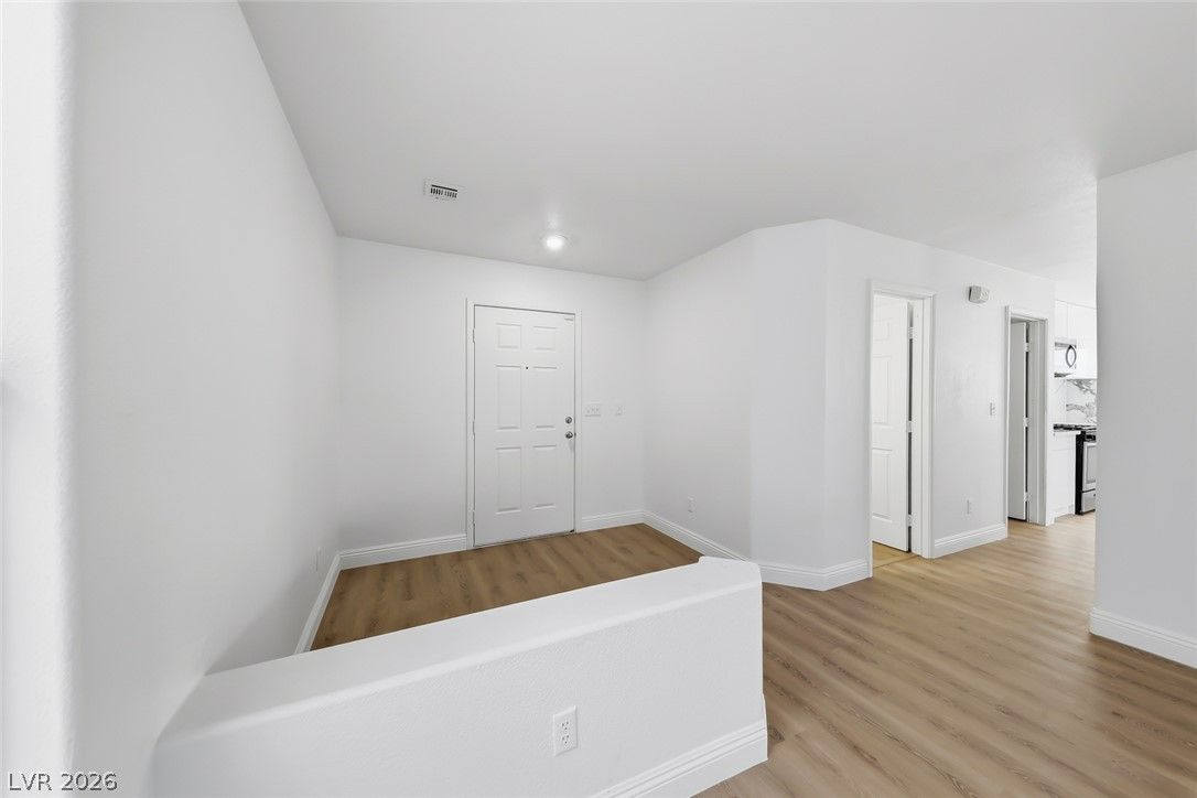 8608 Hidden Pines Avenue — photo 2