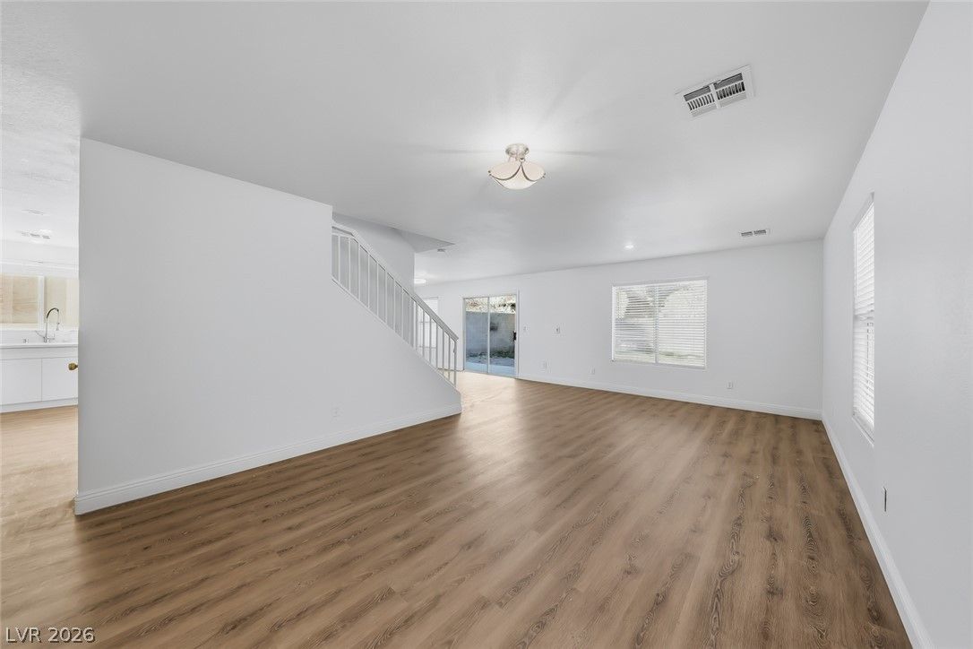 8608 Hidden Pines Avenue — photo 3