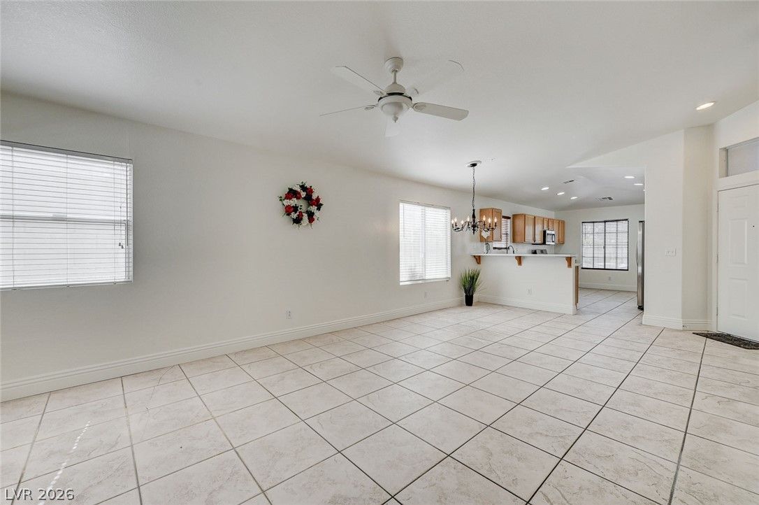 2515 NEW SALEM Avenue — photo 3