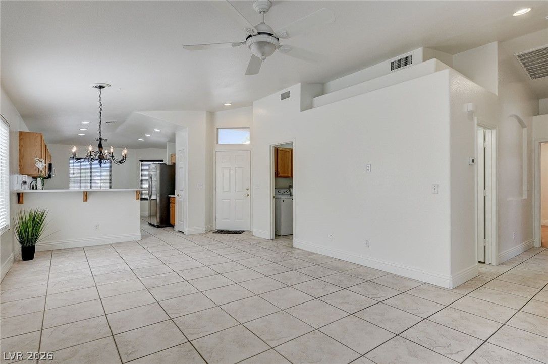 2515 NEW SALEM Avenue — photo 4