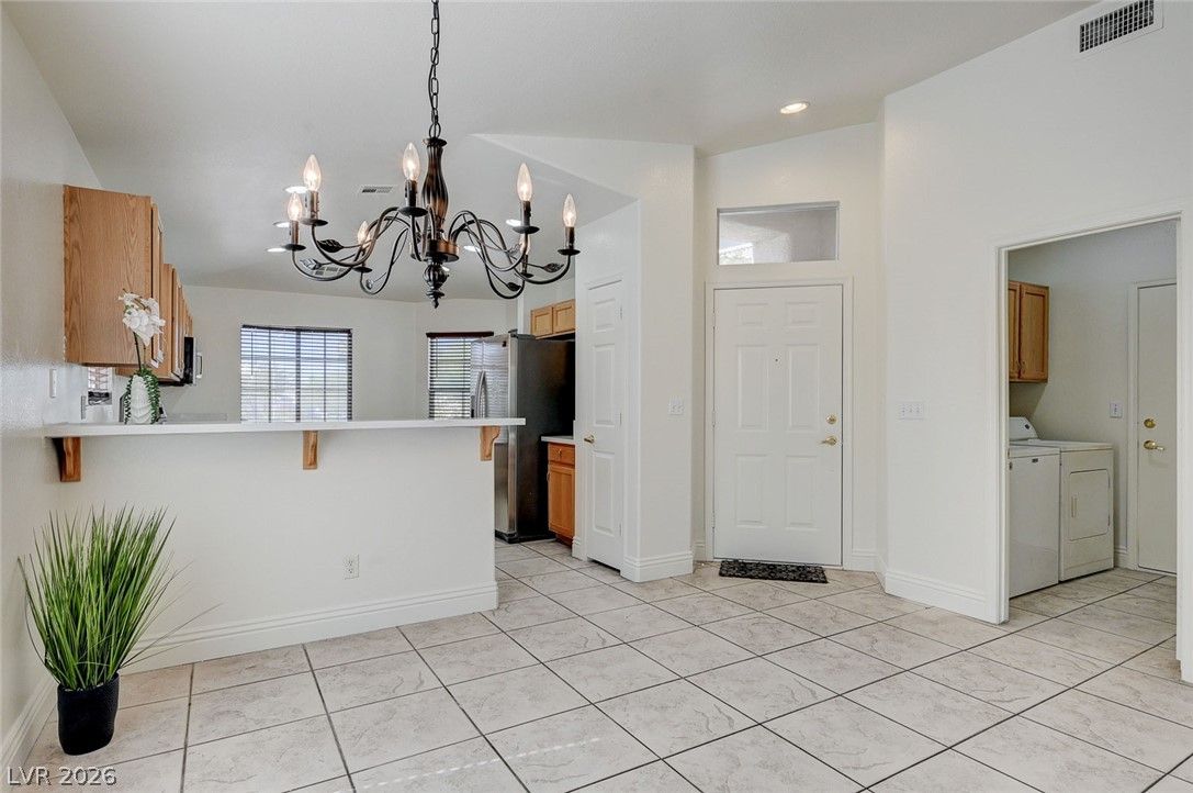 2515 NEW SALEM Avenue — photo 5