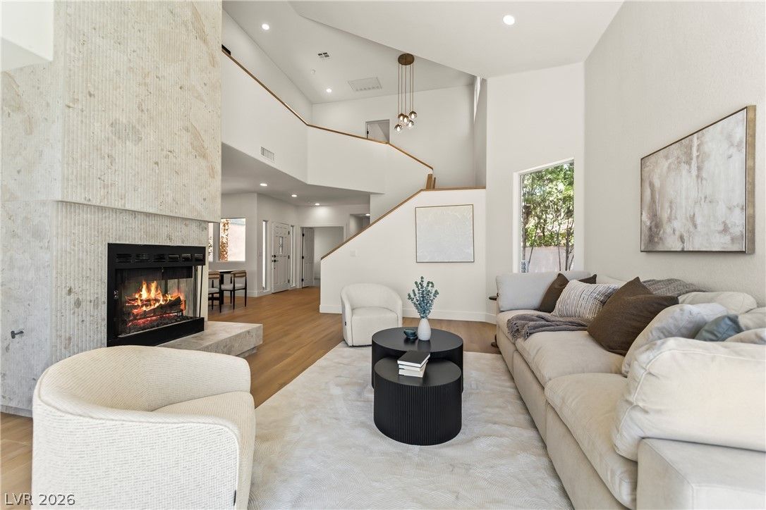 8921 Diamond Falls Drive — photo 2