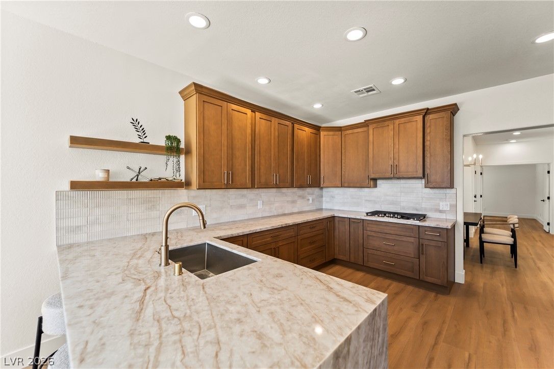 8921 Diamond Falls Drive — photo 4