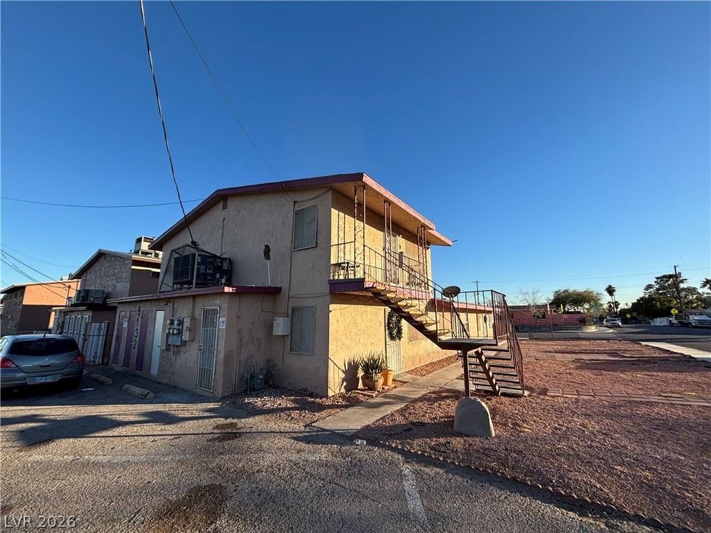 5132 Pebble Beach Boulevard B — photo 1