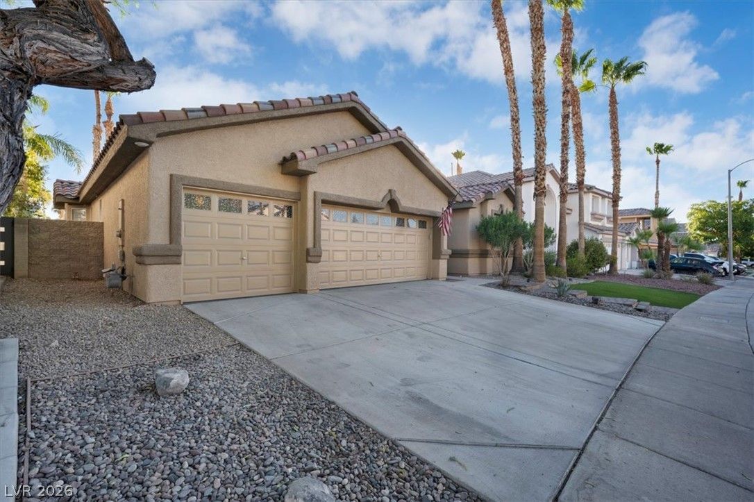 1323 Rolling Sunset Street — photo 3