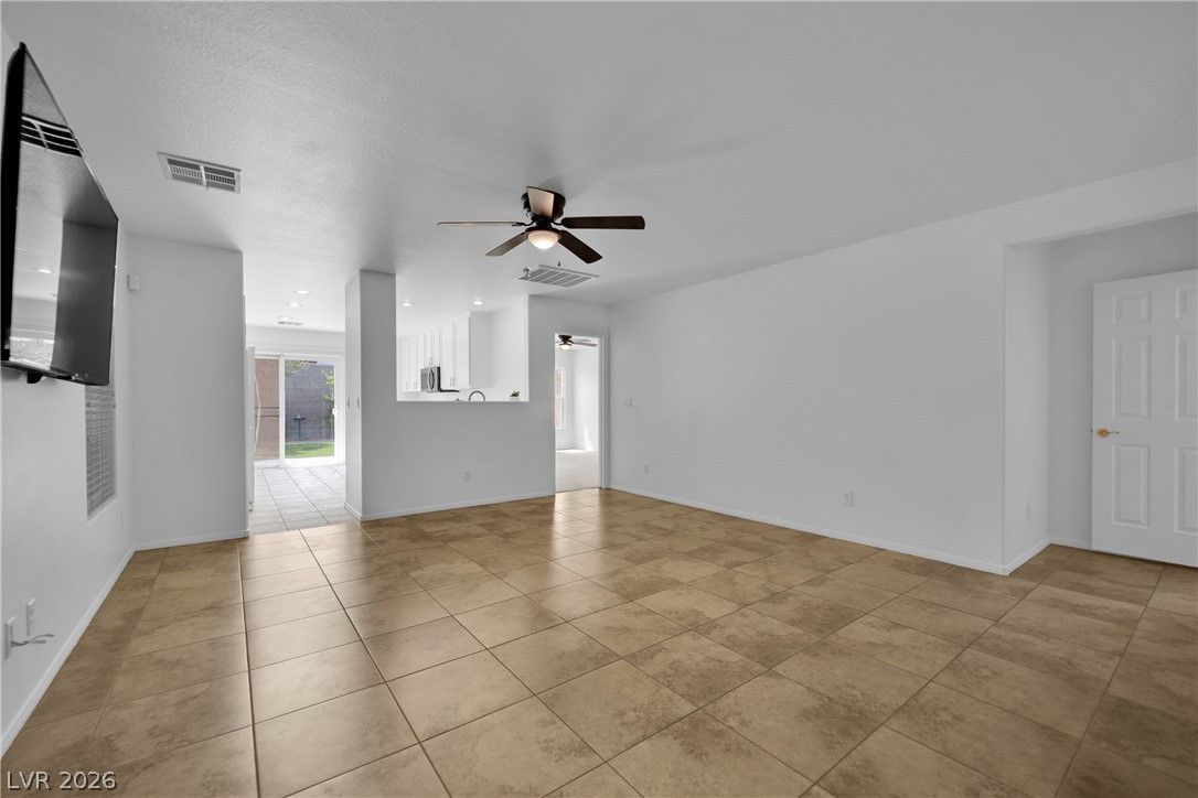 3963 Goldspur Street — photo 3 of 34