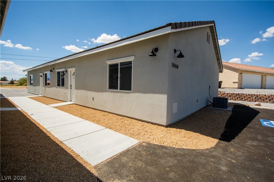 1060 Hall Avenue — photo 4 of 30