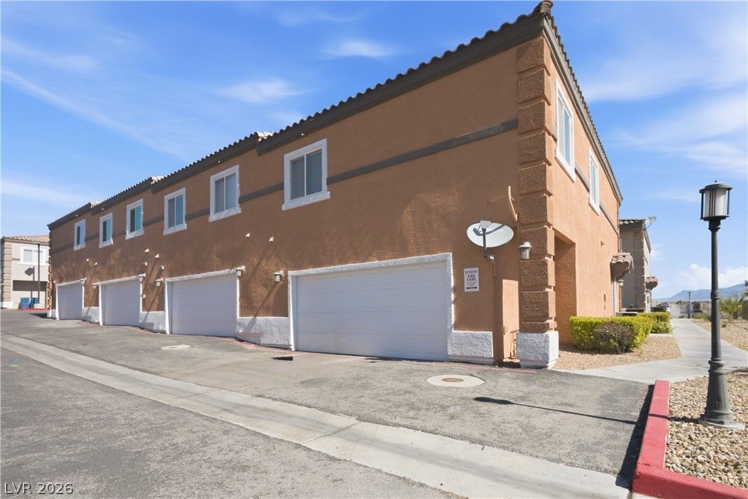 10410 Gold Shadow Avenue — photo 2 of 45