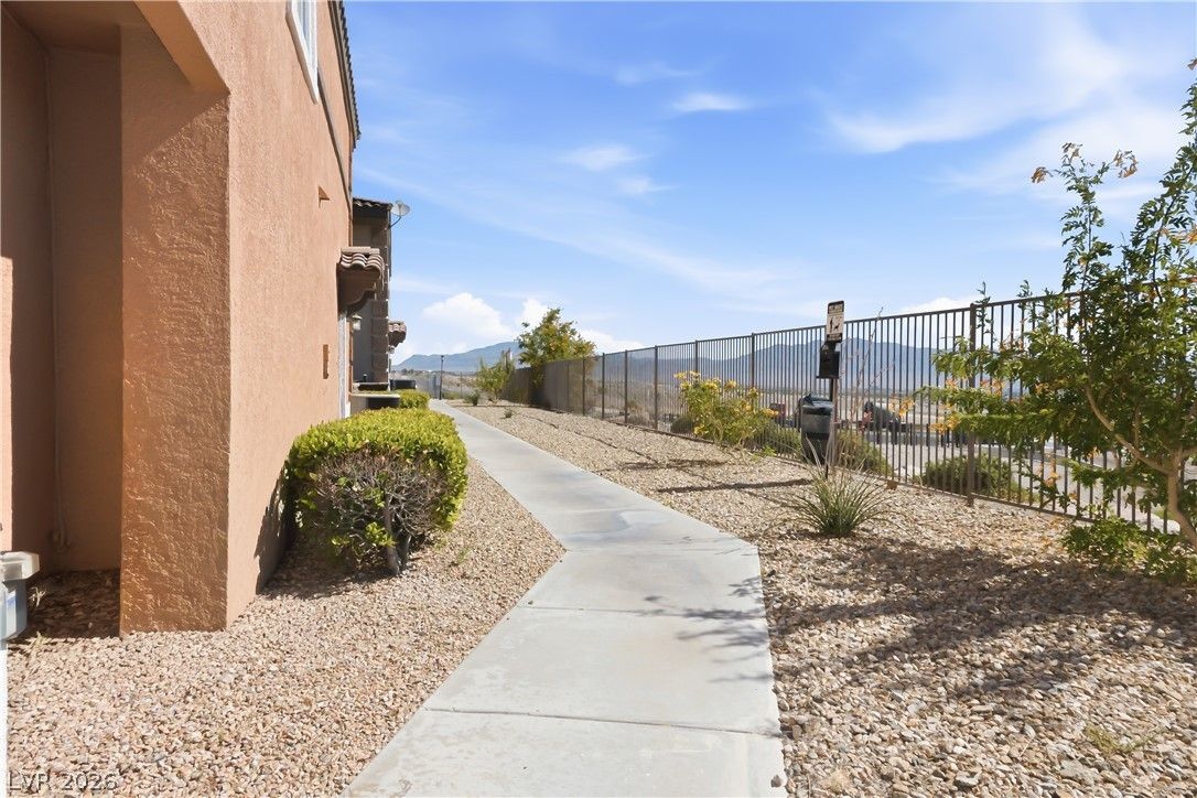 10410 Gold Shadow Avenue — photo 3 of 45