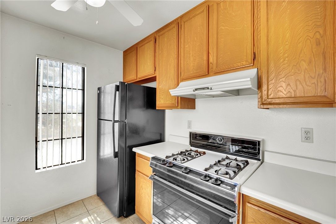 4831 Nara Vista Way 201 — photo 5 of 25