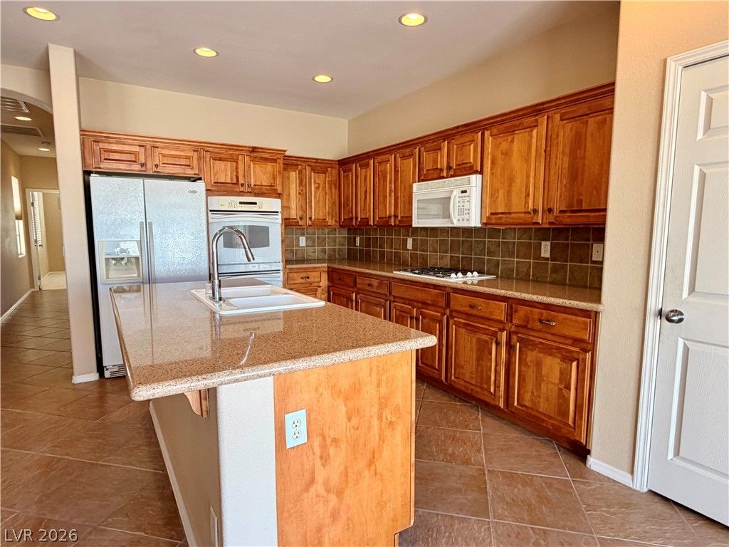 9230 Sapphire Hills Court — photo 4 of 16