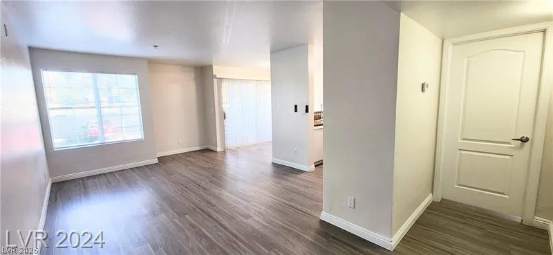 2121 BLUE BREEZE Drive 101 — photo 3