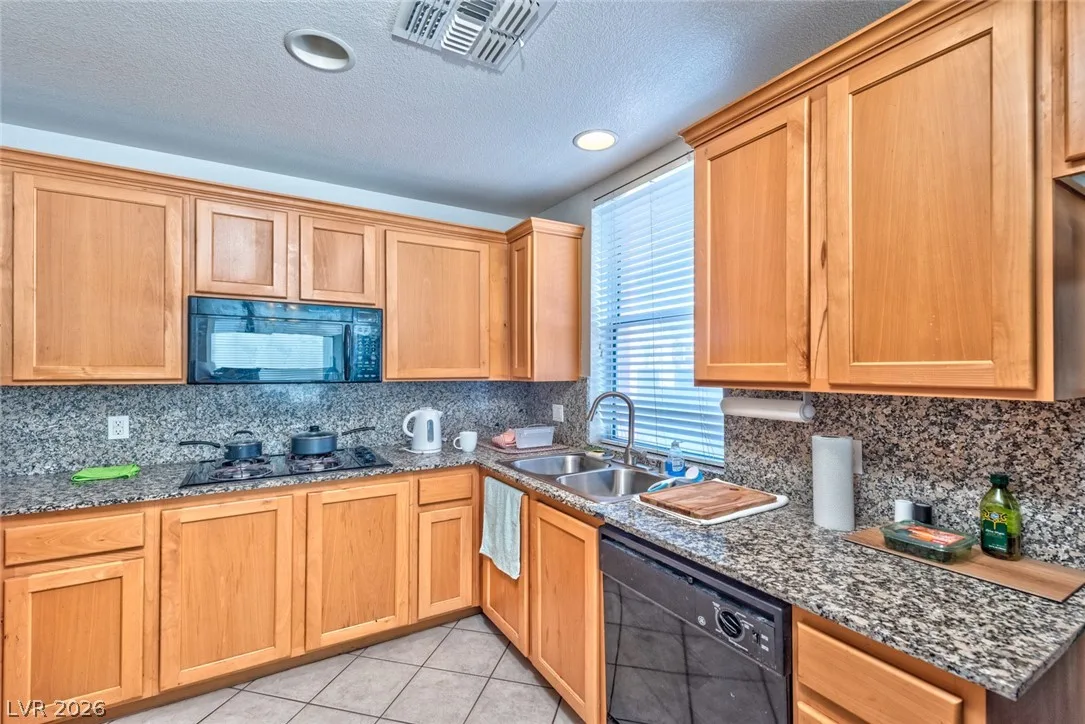 15 East Agate Avenue 208 — photo 4
