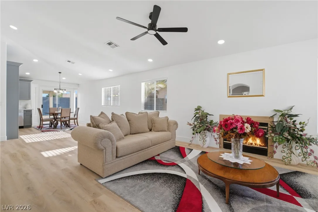9109 Dolente Avenue — photo 3 of 24