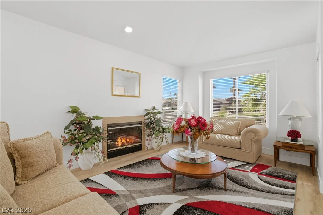 9109 Dolente Avenue — photo 4 of 24