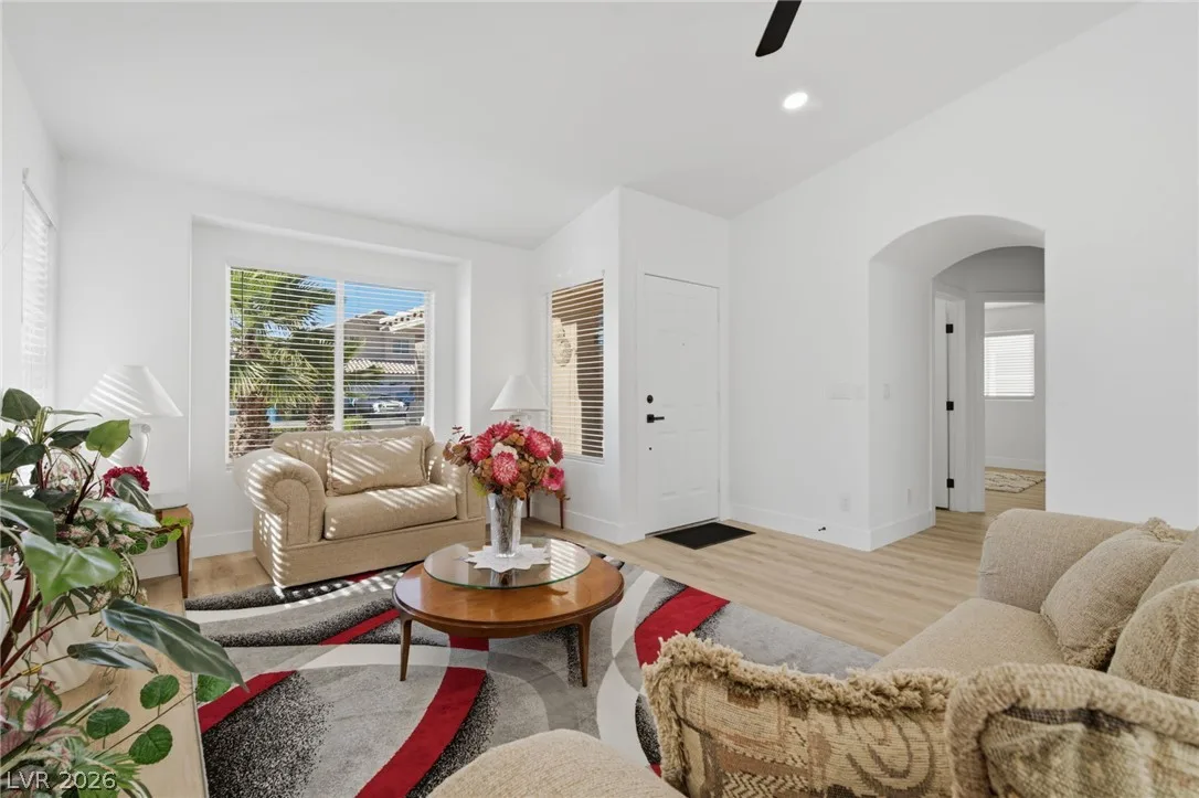 9109 Dolente Avenue — photo 5 of 24
