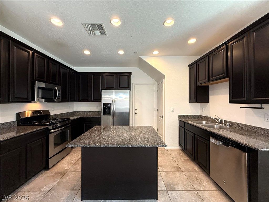 757 Calamus Palm Place — photo 3