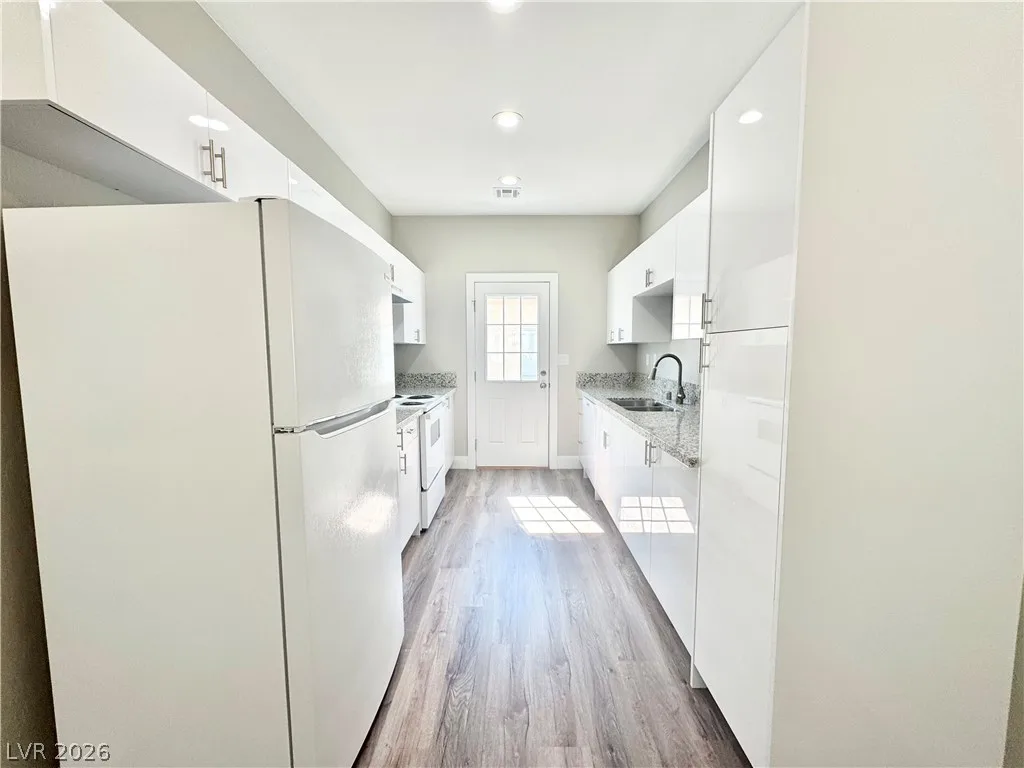1401 Ogallala Street 4 — photo 5 of 13