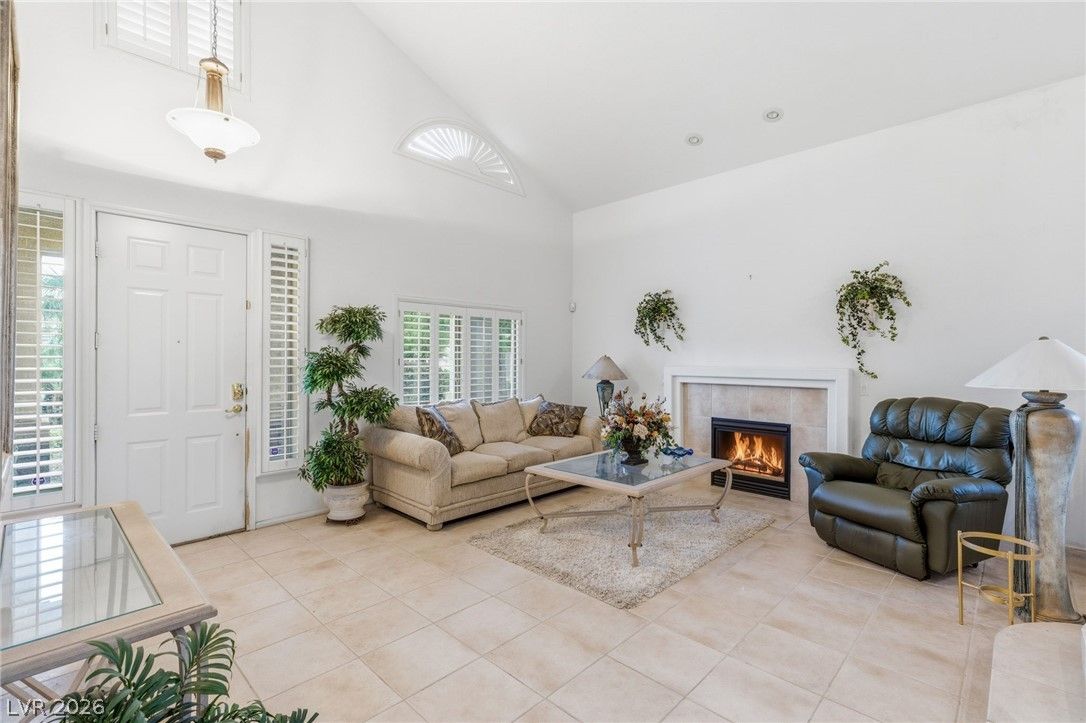2244 Alanhurst Drive — photo 2