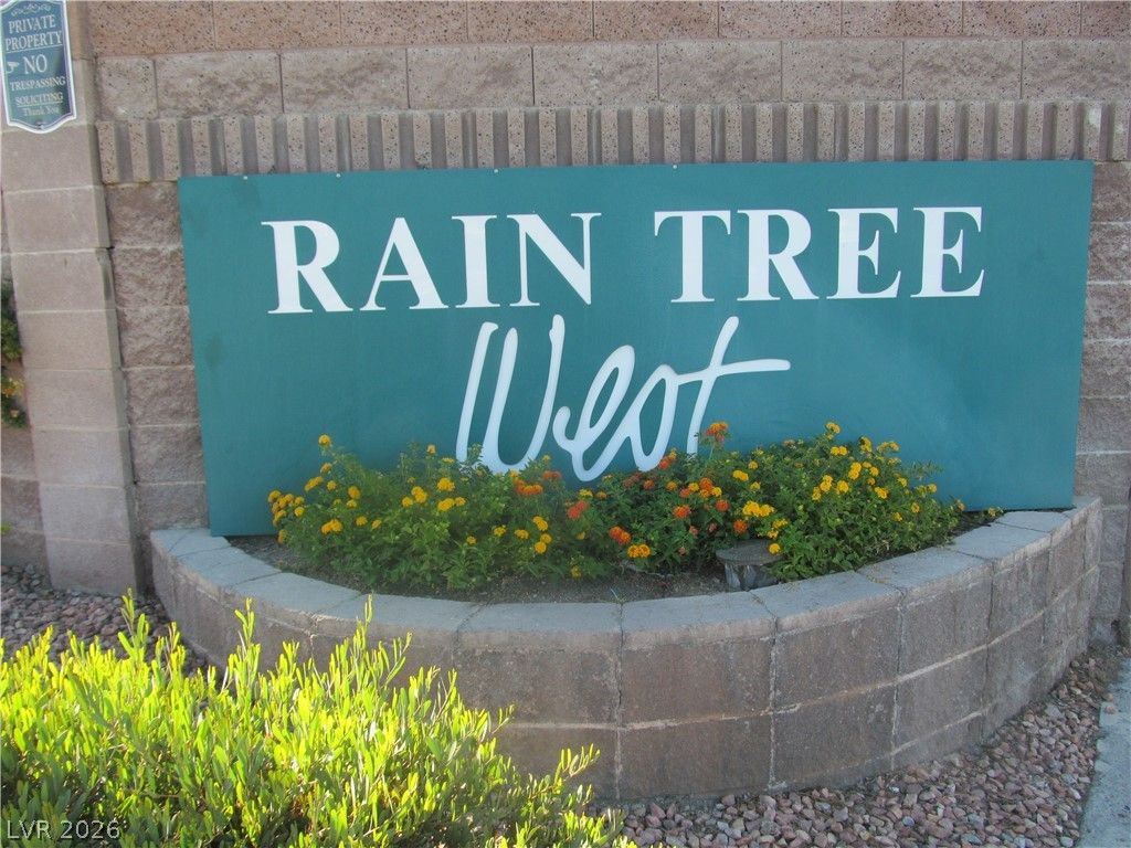 7950 West Flamingo Road 2048 — photo 3 of 25
