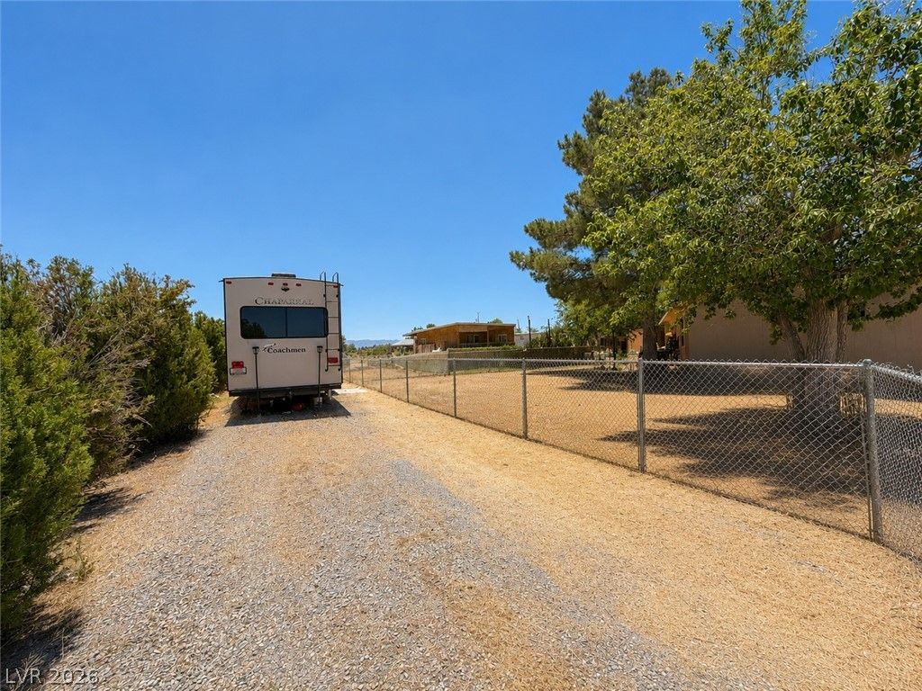 1611 West Blosser Ranch Road — photo 3