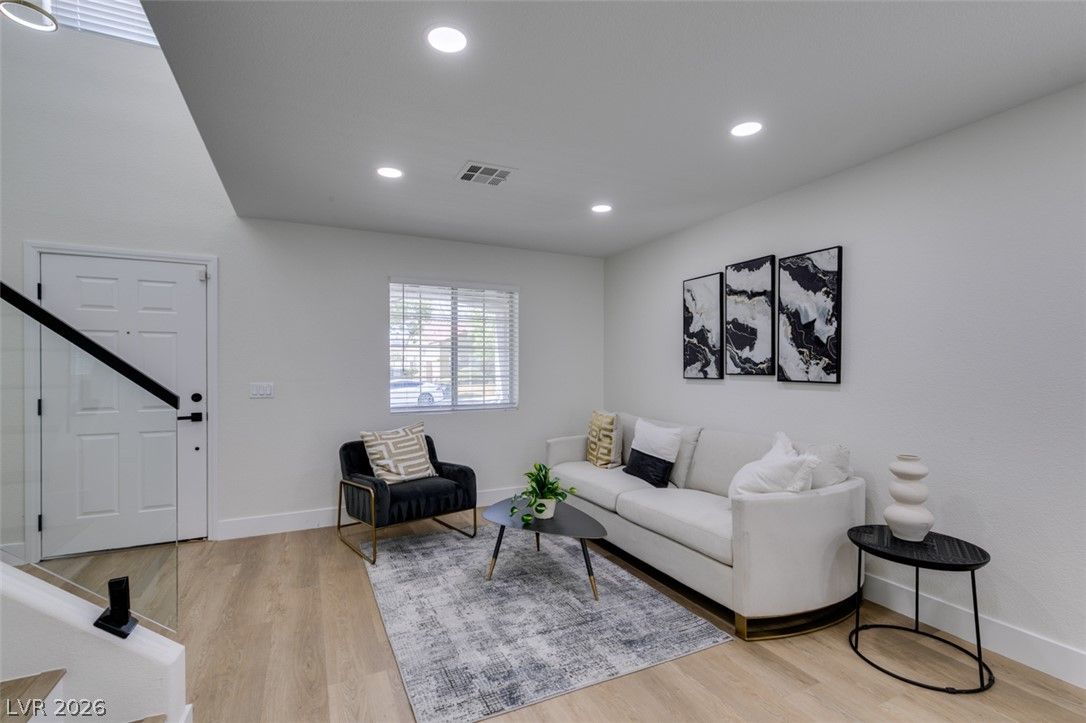 10004 Long Cattle Avenue — photo 5