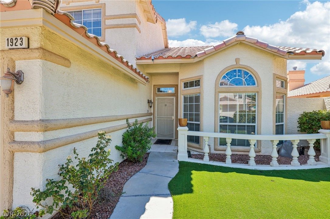 1923 Coralino Drive — photo 4