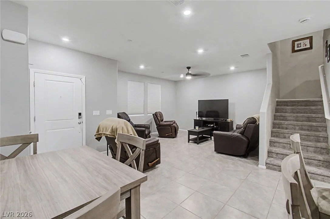 6740 Nimbus Avenue — photo 4