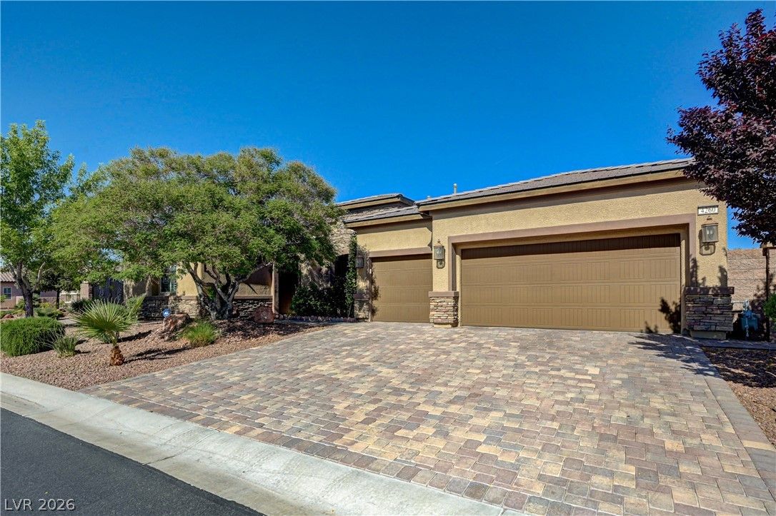 4260 Helena Cove Court — photo 2 of 10
