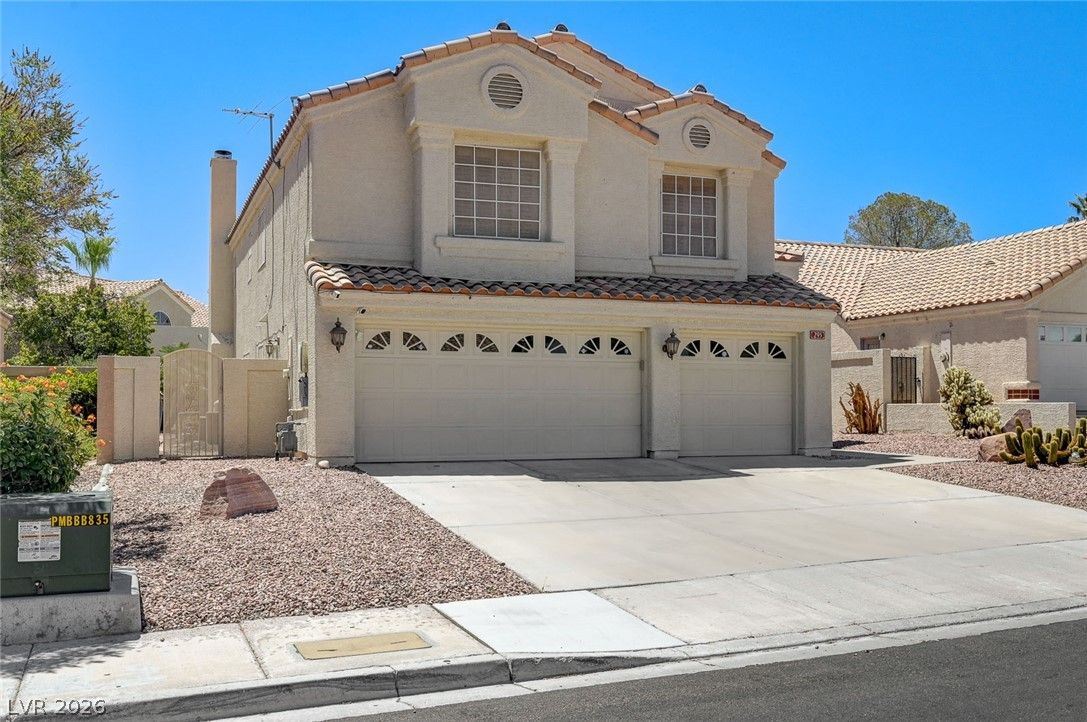 295 Vallarte Drive — photo 2