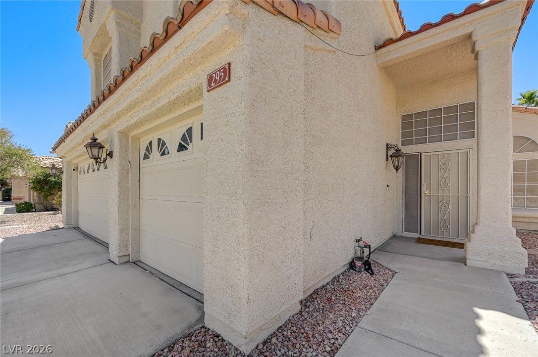 295 Vallarte Drive — photo 4
