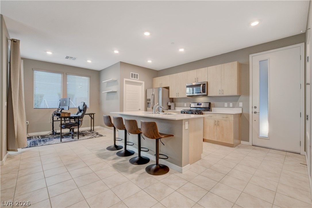 11238 Essence Point Avenue 108 — photo 1