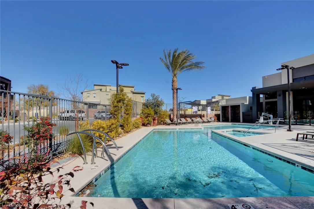 11238 Essence Point Avenue 108 — photo 3