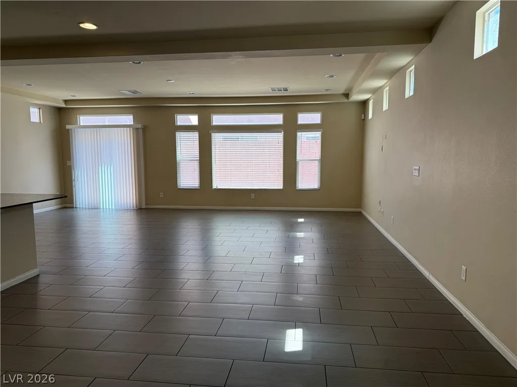6083 CROWN PALMS Avenue — photo 5