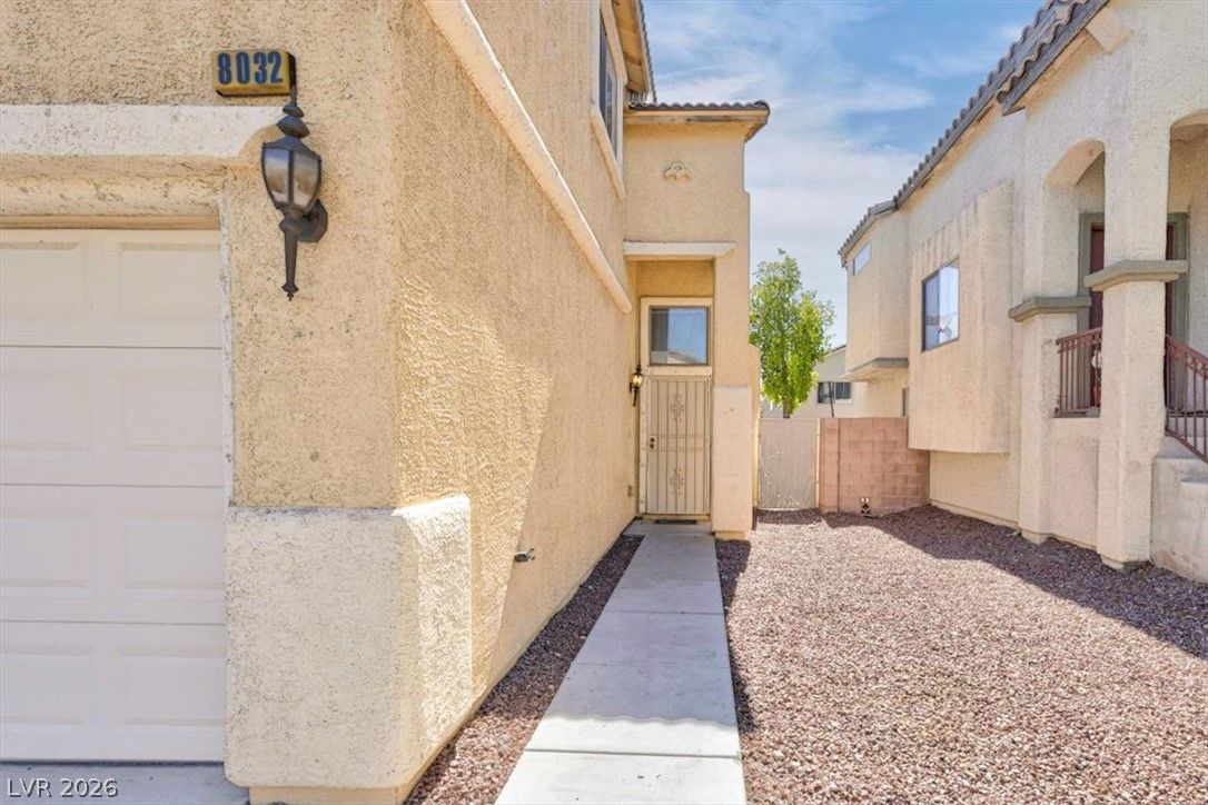 8032 Dancing Springs Street — photo 4