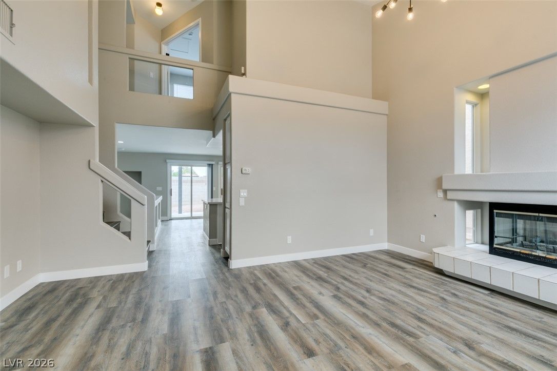8721 Raindrop Canyon Avenue — photo 3